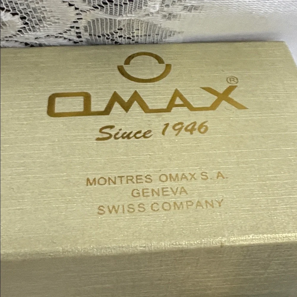 omax stylish black